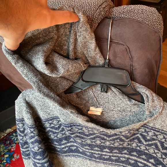 Hollister Sweater Hoodie Large - Picture 4 of 5